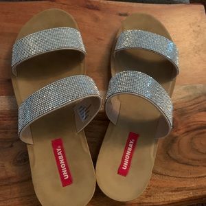 Union bay slides, no stones missing. Pretty new